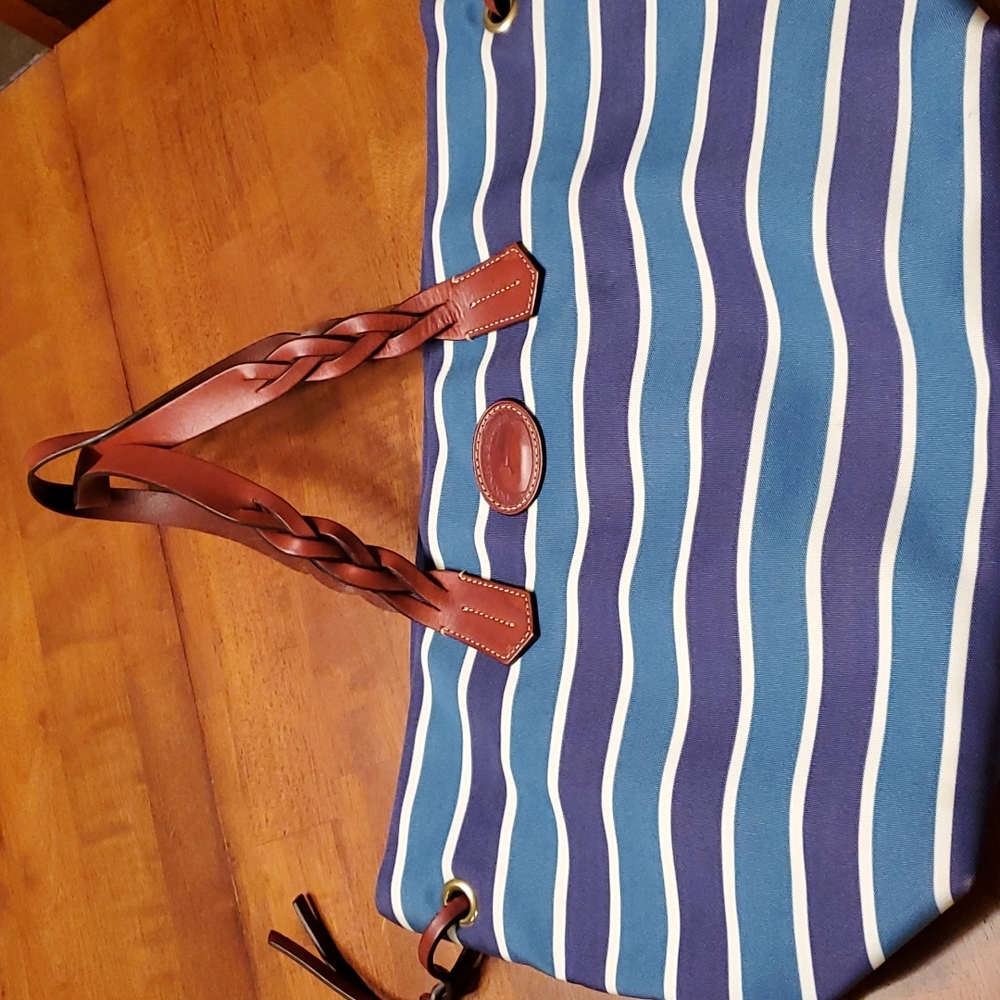 Dooney and Bourke tote